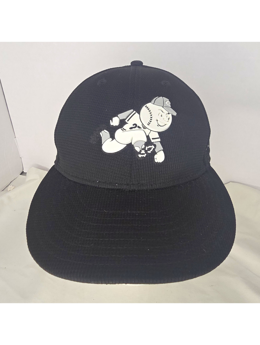 New Era 59FIFTY Cincinnati Reds Mr Redlegs Hat 7 1/2 MLB Fitted Black